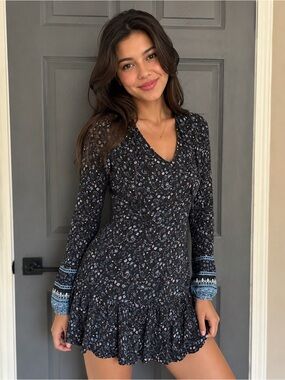 Hollister Long Sleeve Paisley Floral Mini Dress Black Blue XS
